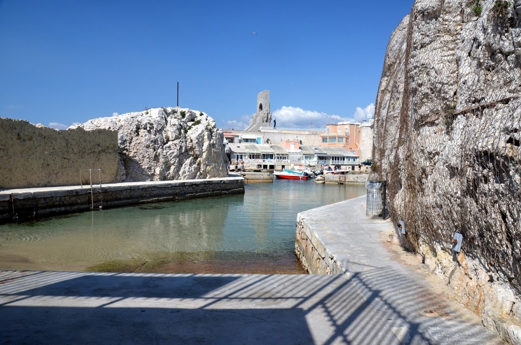 Bassin du Vallon des Auffes, Repaire d’Initiés