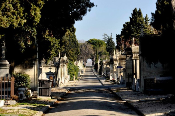 Quartier Saint-Pierre à Marseille, Cimetière et Tramway 68 Quartier Saint-Pierre à Marseille, Cimetière et Tramway 68
