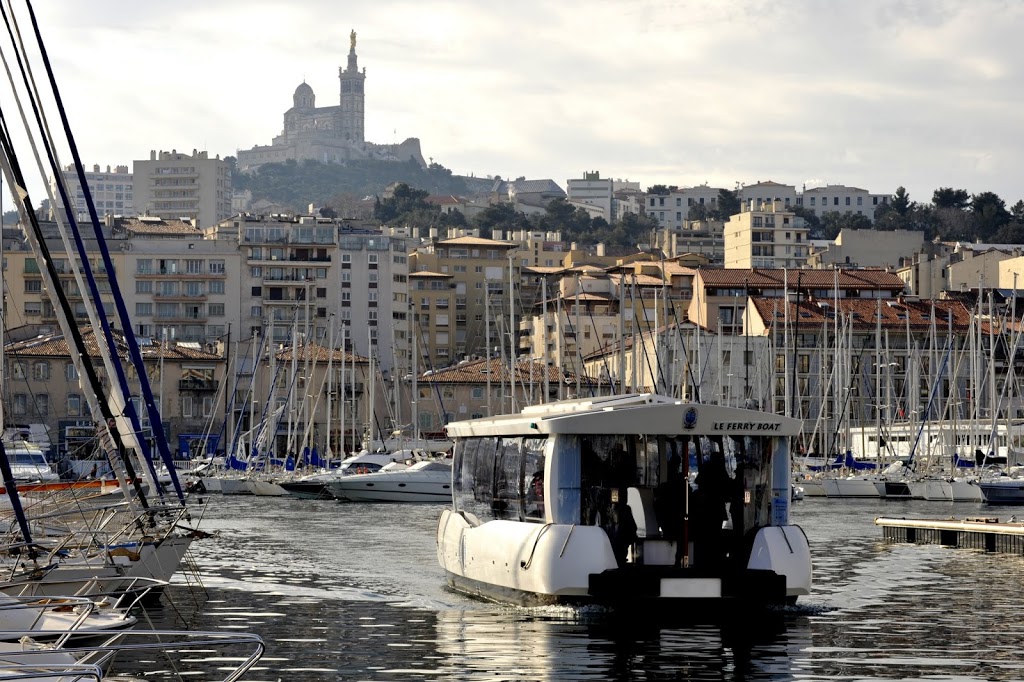 Ferry Boat de Marseille, le César, Place de la Mairie > Place aux Huiles Ferry Boat de Marseille, le César, Place de la Mairie > Place aux Huiles