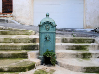La Fontaine Giraud de l’Escalier de la Traverse Delphine