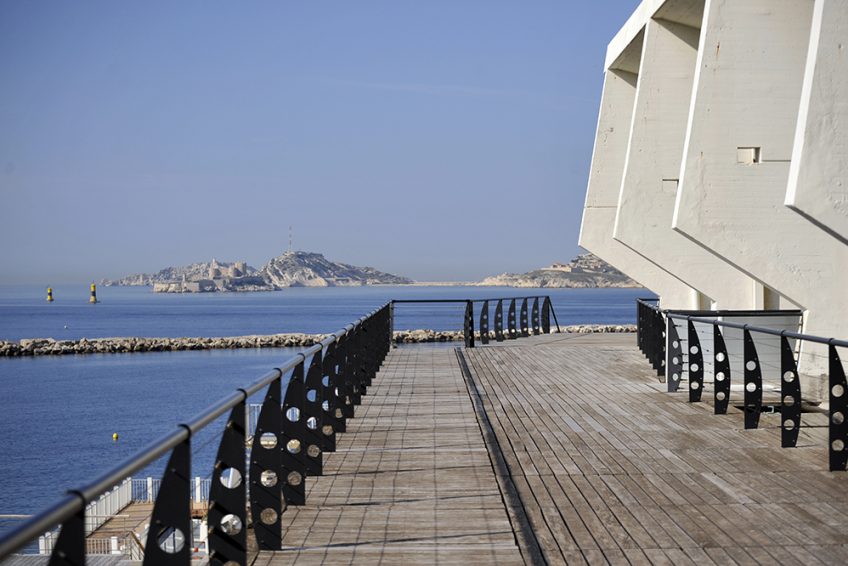 Cnm Cercle Des Nageurs De Marseille Plage Des Catalans