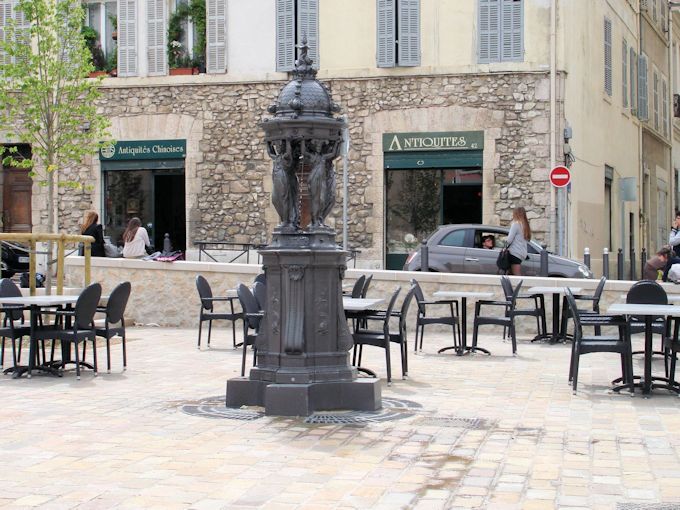Fontaine Wallace de la Place Edmond Rostand