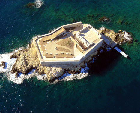 Fort de Tourville, Ile Degaby, Armée et Mondanités