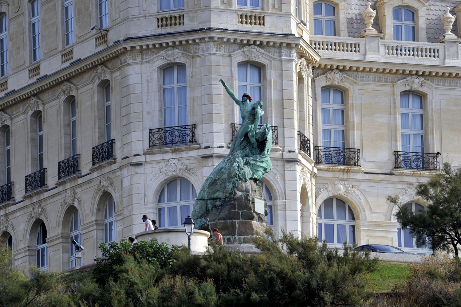 Monument aux Héros et Victimes de la Mer, Parc du Pharo