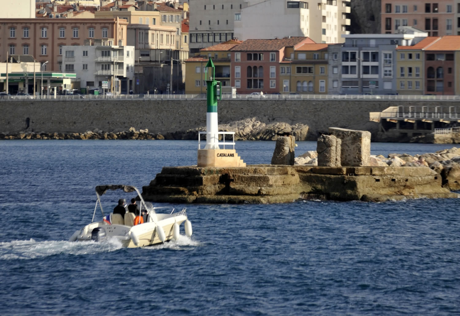 Feu de la Digue des Catalans