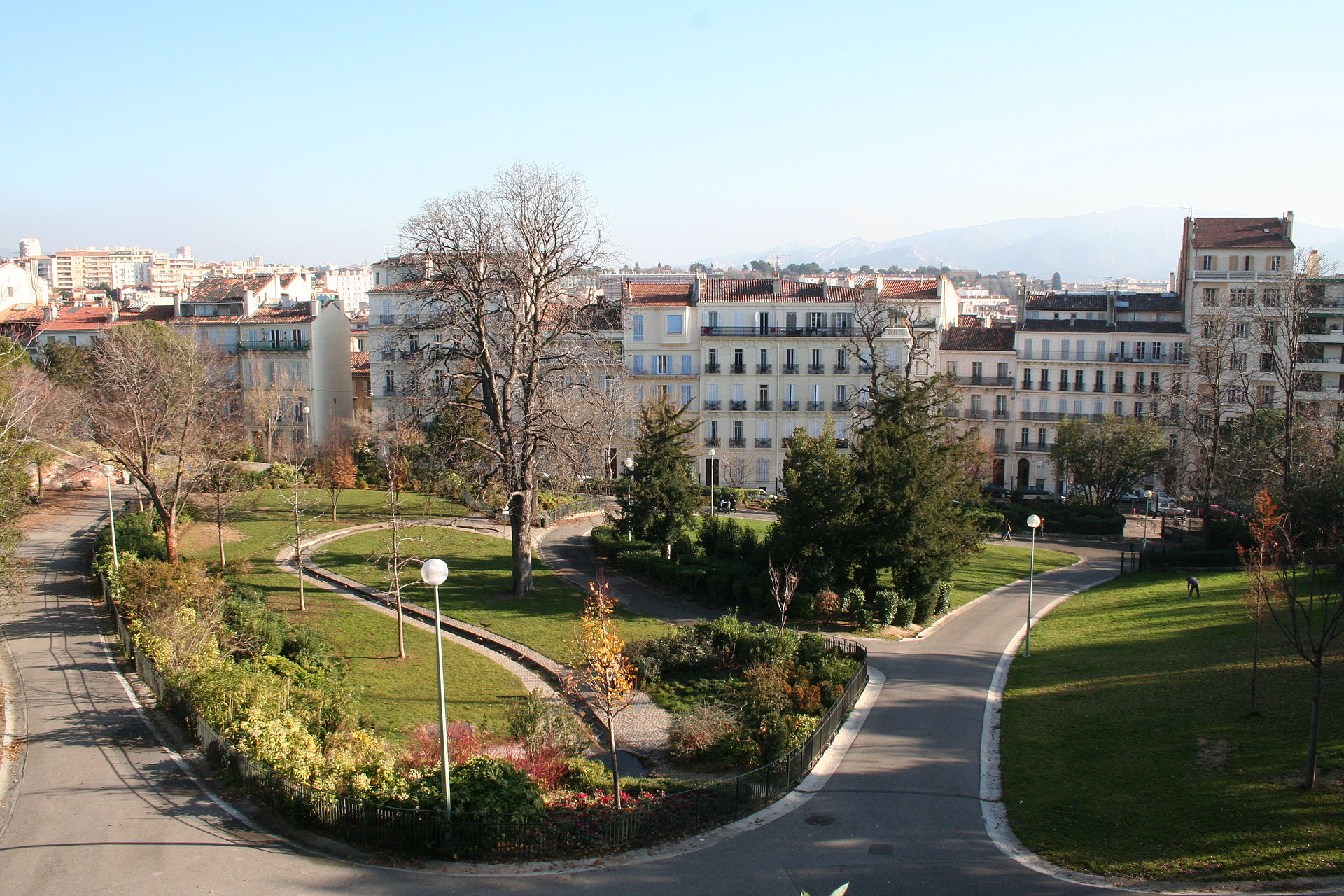 Cinq-Avenues, à la Croisée des Chemins
