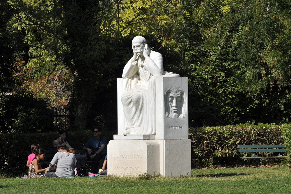 Statue de Ernest Reyer