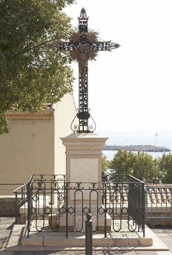 Croix Monumentale de la Place Maleterre