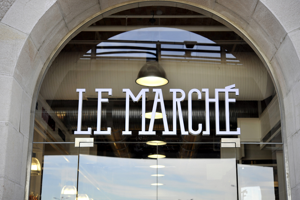 Le Marché des Docks