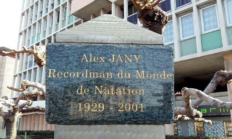 Stèle Alex Jany par Bernard Brandi
