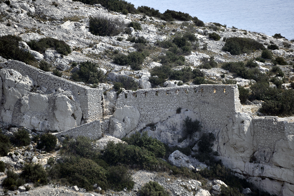 Fortin & Batteries de Morgiou, France 0 – Angleterre 2 !