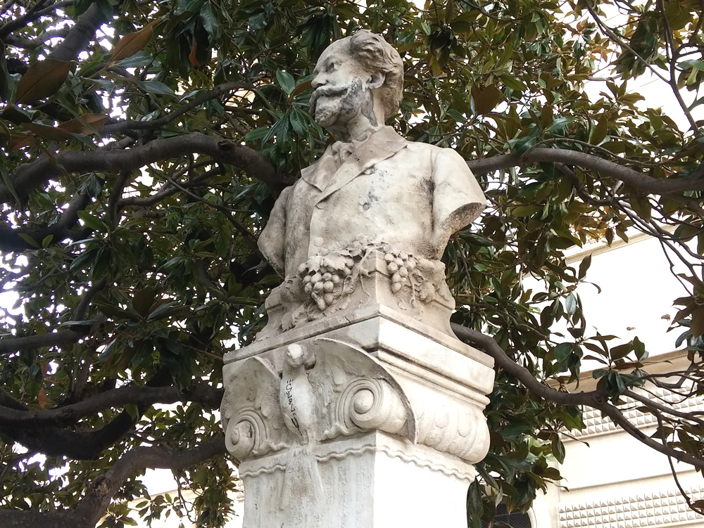 Statue d’Antoine-Fortuné Marion