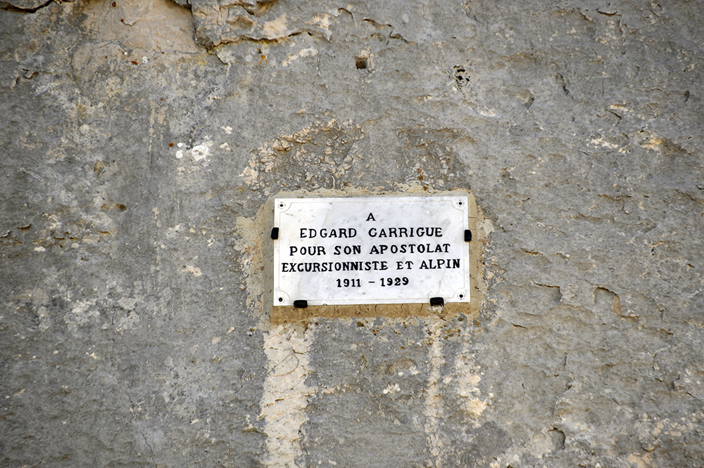 Plaque Hommage à Edgard Garrigue
