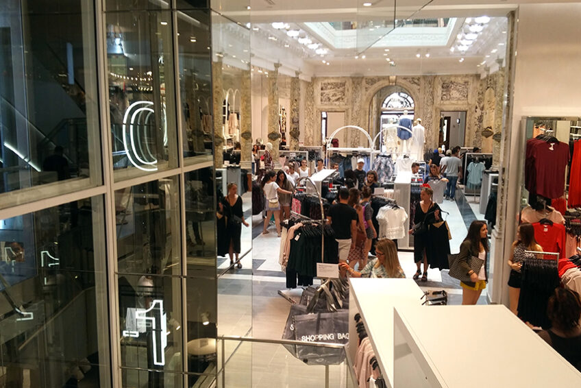 nike store marseille place felix baret