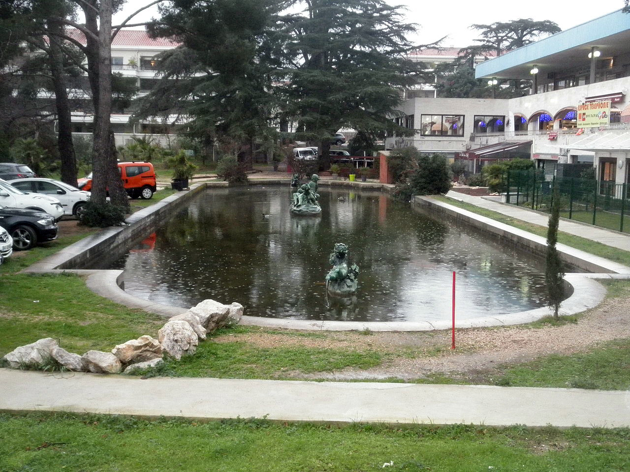 Bassin de l’Ancien Château de la Rouvière