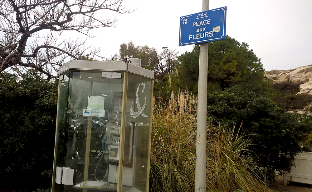 La Dernière Cabine Téléphonique de Marseille